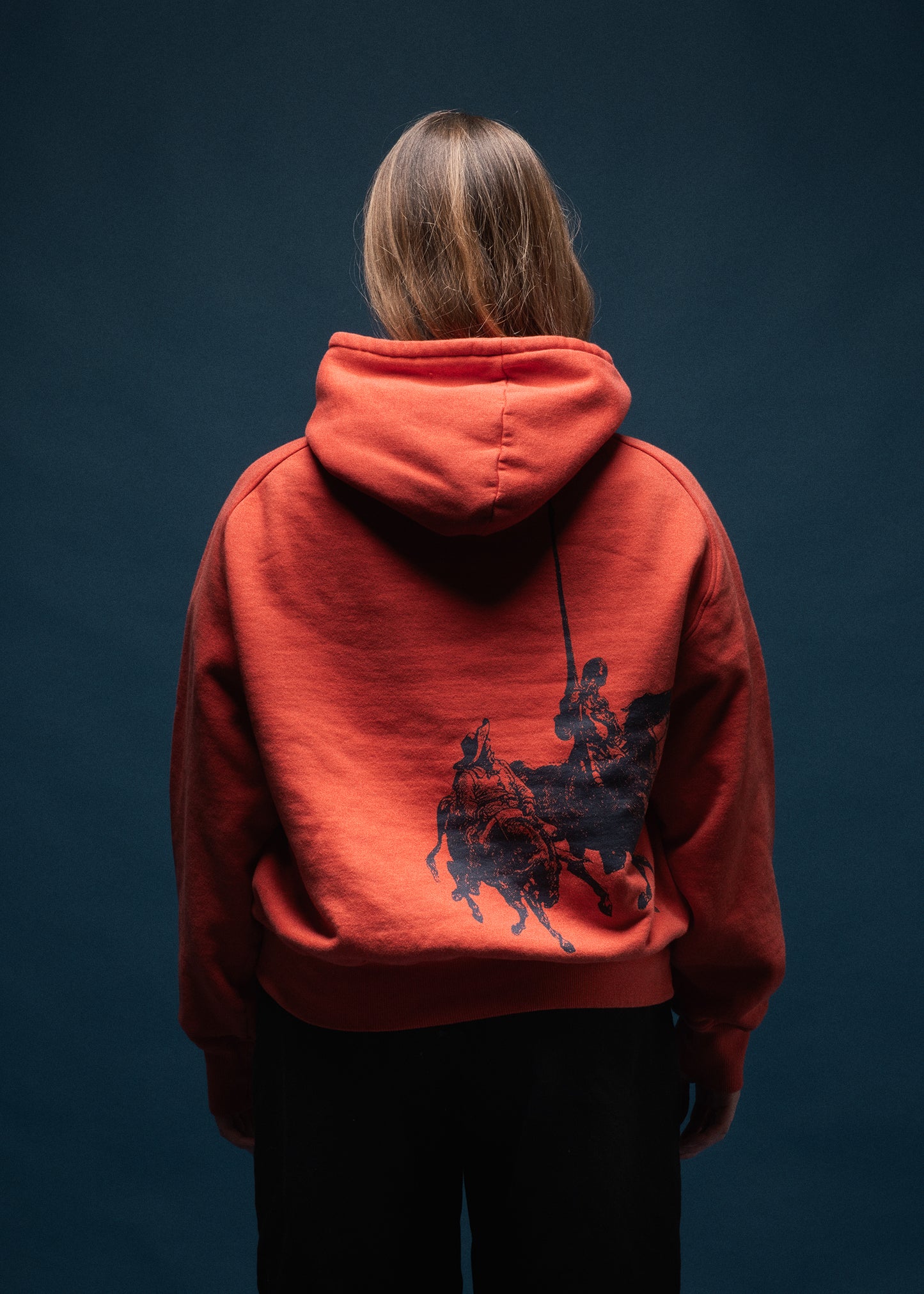 DIÖGÖ HERALDIC RAGLAN HOODIE-ORANGE
